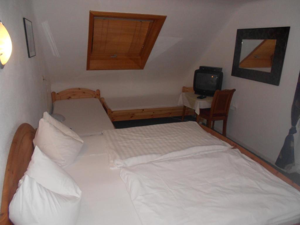 Hotel Adam Saarbrucken Ruang foto