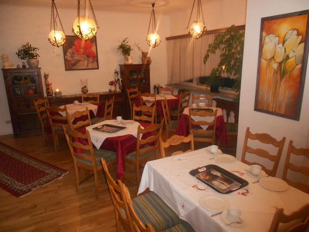 Hotel Adam Saarbrucken Bagian luar foto