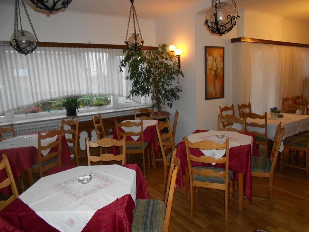 Hotel Adam Saarbrucken Bagian luar foto